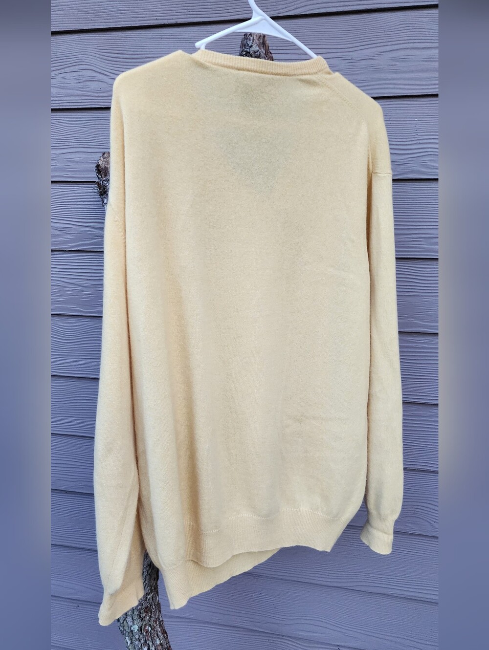 Jos. A. Bank 100% Cashmere V-Neck Sweater - Picture 2 of 3